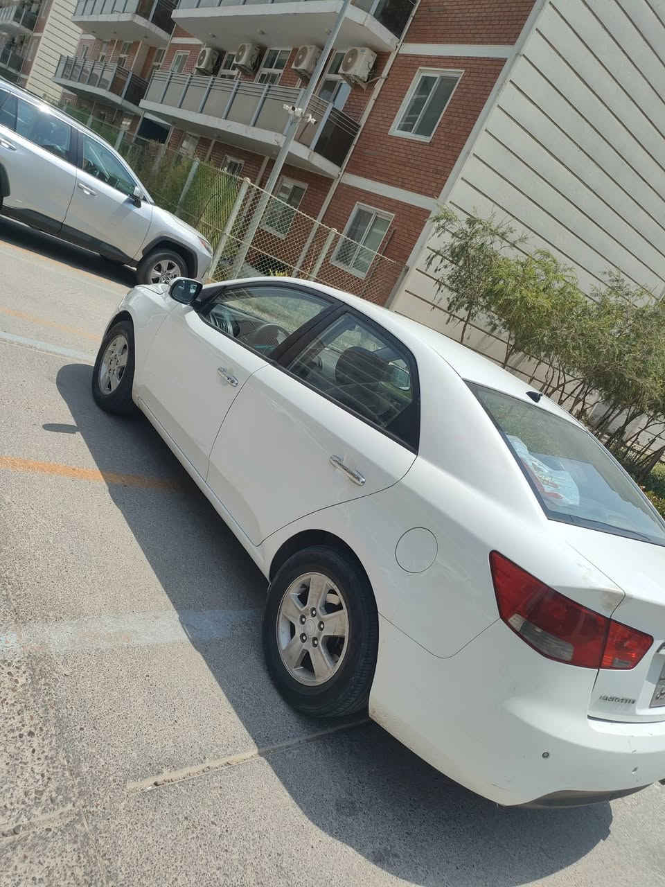 للبيع سيراتو موديل 11 رقم اربيل هزة جديده سنوية جديده بيها خمس قطع تكحيل كامل مواصفات بيضاء اللون السعر ٨٧ وبيها مجال بسيط للاستفسار الاتصال على الرقم التالي 
***********

