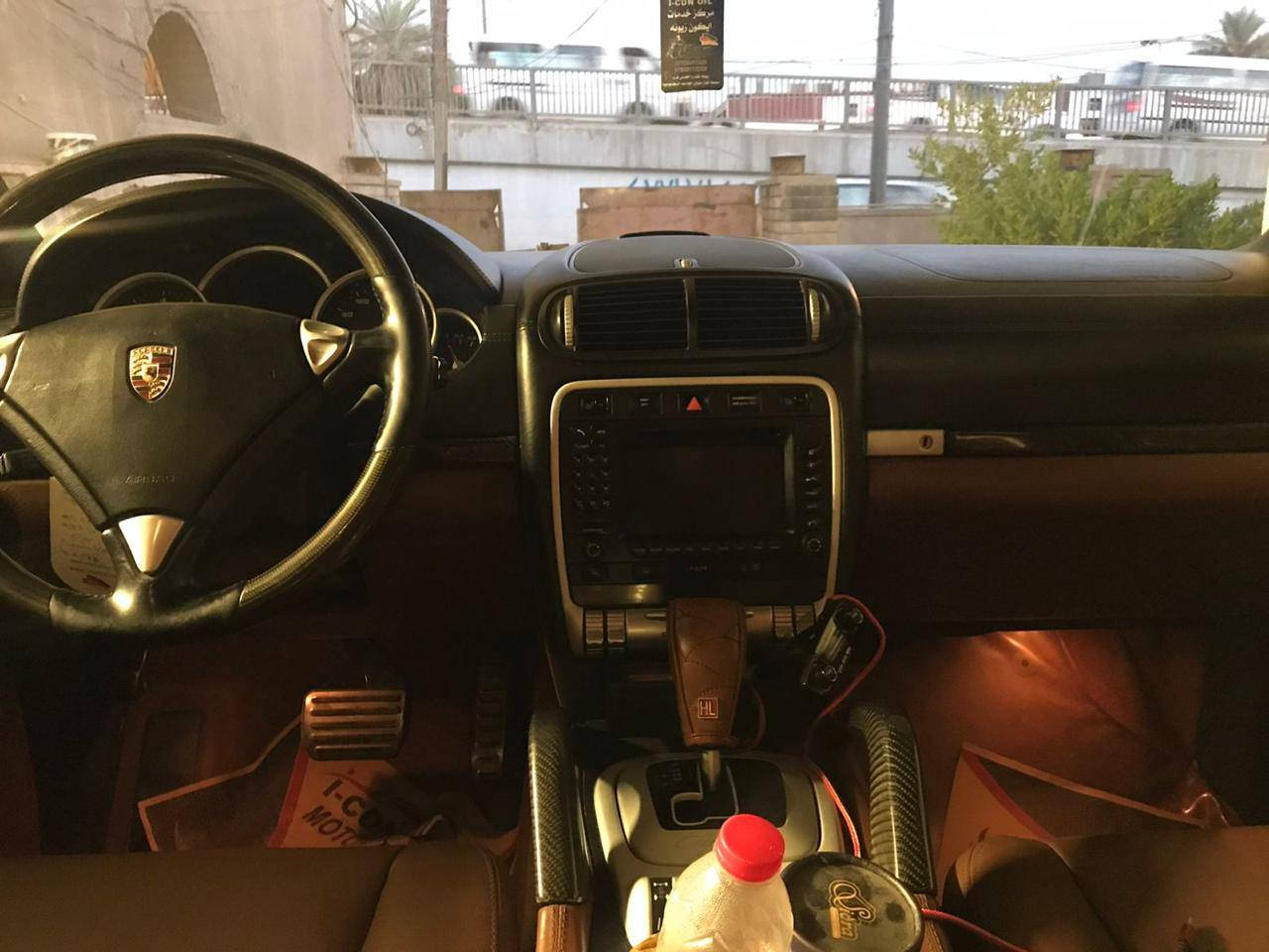 السلام عليكم بورش ***********/***********
بيها صبغ للجمالية ملاحظه الصبغ لسبب الجراد سياره مقبوله من الضربه تبريد تدفئه سياره كهربائيات كلها شغاله سياره كامله مكمله
السيارة جاهزة مكاني بغداد الكرادة 
السعر 95 ورقة
