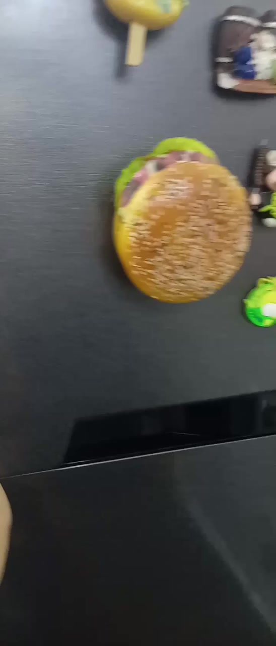 ثلاجه فستال حجمه ٢٠ قدم نظيفه السعر٣٠٠ الف الاستفسار ***********
