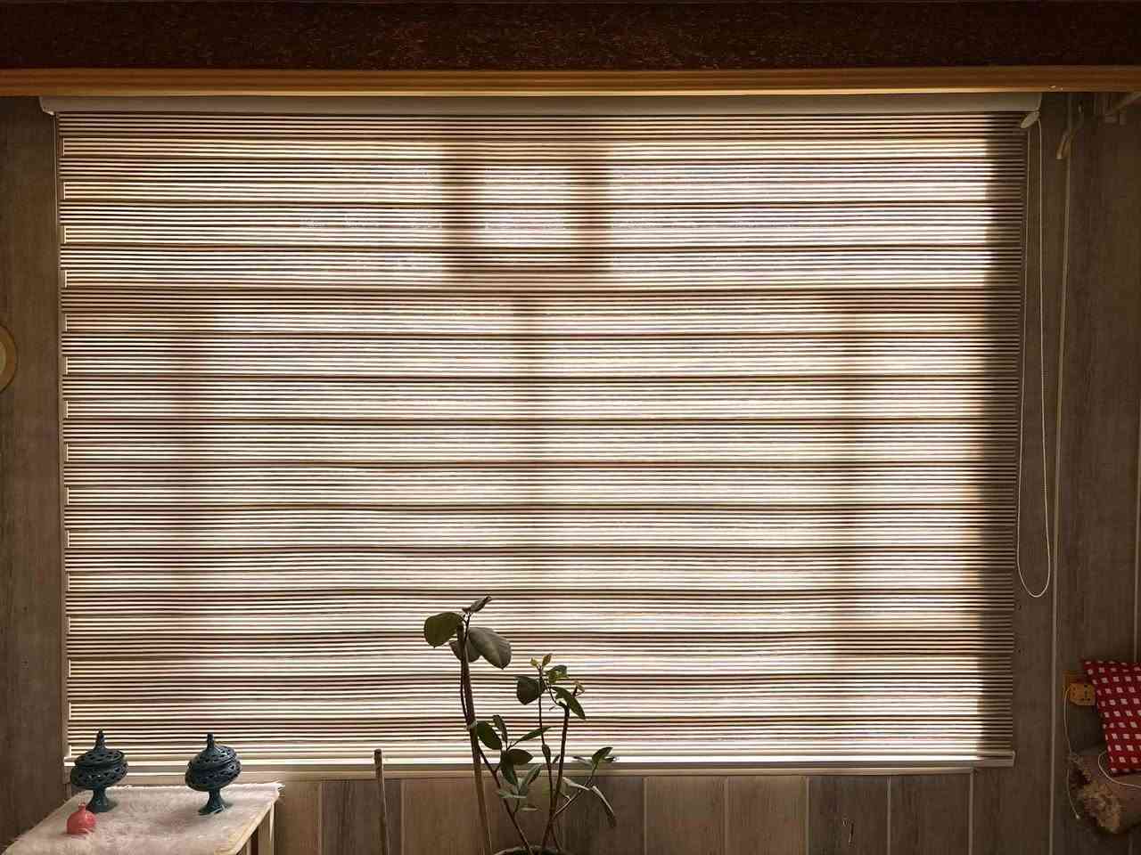 قەنەفەکان بە تەپڵەکەکنەوە 330 هەزار 15 نەفەریە فەڕشەکە 200 هەزار پەردەکە 70 هەزار 3 مەترە میز تەوەلیتەکە 140 هەزار تکایە ئەگەر موشتەری نیت سەرمان مەیشینە لەگەل ڕێزم ڕەقەم تەلەفون *********** شوین سلێمانی
