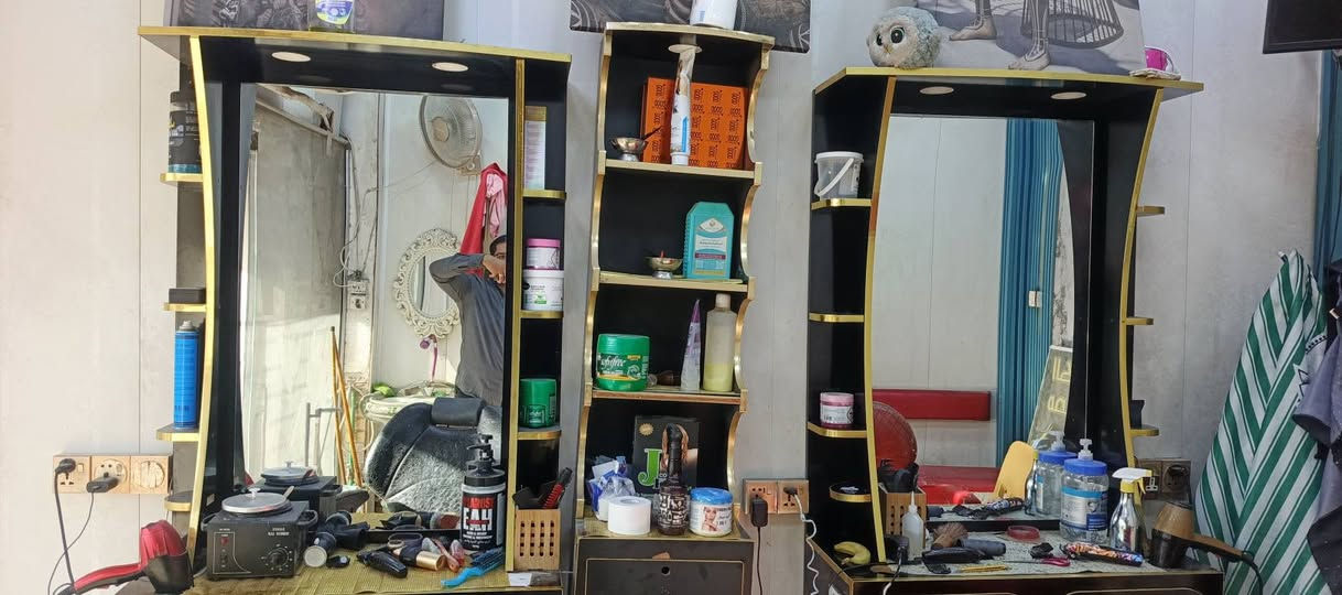 السلام عليكم مييزين حلاقه كاملات +فترينا كل نقص مابيهن ونضافه ١٠٠٪ تجي وتشوف بعينك عنوان كربلاء جسر باب اطويريج السعر ٤٠٠ وبيهن مجال وتدللون اتصال ***********
