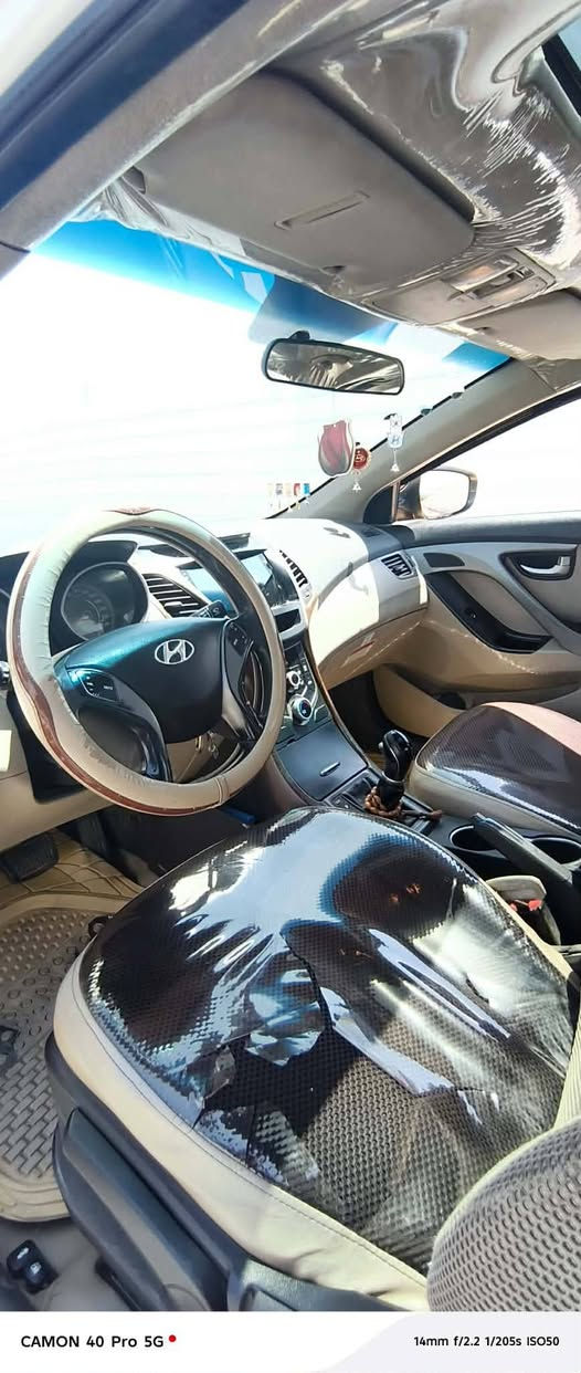 سلام عليكم حبايب
النترا للبيع موديل 15 خليجي 

رقم بغداد رقم جديد وسنويه لحد 27 السياراه اسلايت  بسمي السياره جاهزة مابيها اي نقص محرك 1800 جديده 
سهرها 108 وبیها مجال

***********
