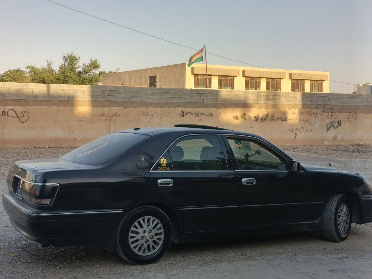 مەلیکە D4گەورە مۆدیل 2001 سلاید  بڕاوەی بەتامی ساغ تا پێت نەڵێم بڕاوەیە نازانیت پێش عیون دوا کریستاڵ  تەبرید ساردوگەرم  بەشەرت دودوگمەی دوکوشن کارەبا
سوکان کارەبای شاسی و سەقف بەشەرت چوار تایەی لۆکم بۆ کڕیوە تاقم پێشی کامل گۆڕیوە پاتری لۆکم بۆ بەستوە زۆر توندوتۆڵە سەیارەکە بێ مەسرەفە کۆدی بەناو خۆمەوەیە شوێن سمود کەلار *********** 
سعری 37گڵاو تۆزێک مەجالی تیایە بەس فرۆشتنە
