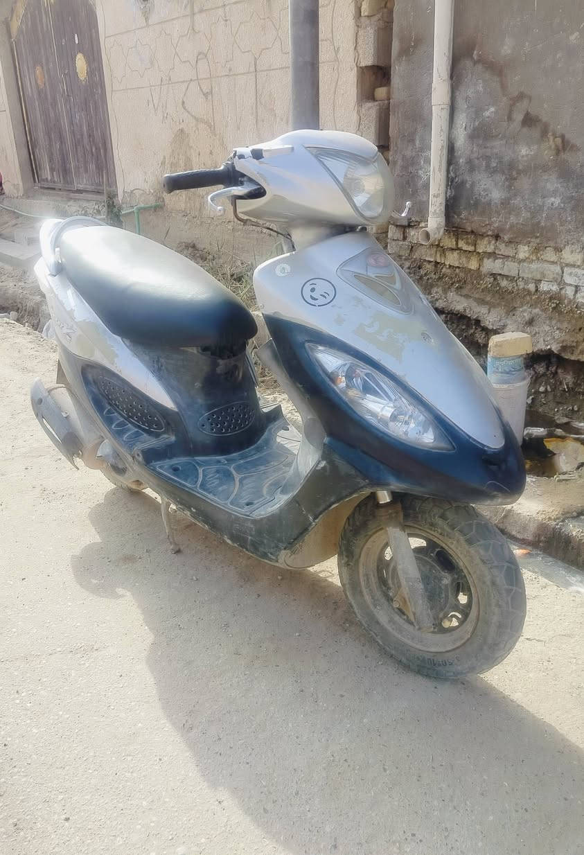 سلام عليكم 
دراجه للبيع كامكو موديل 2013 دراجه جاهزه ما عايزها كلشي محرك مفتوح فقط ابيعك محرك لا تنقيص ولا تبخير س425 وبيها مجال مكان رفاعي 
للستفسار ***********
