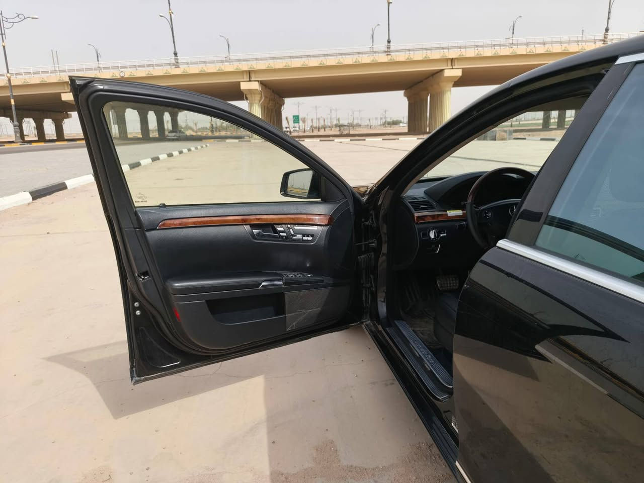 السلام عليكم للبيع مارسدس اس 550 باب طويل وارد ياباني كامل مواصفات
السعر 180 
رقم الهاتف ***********
