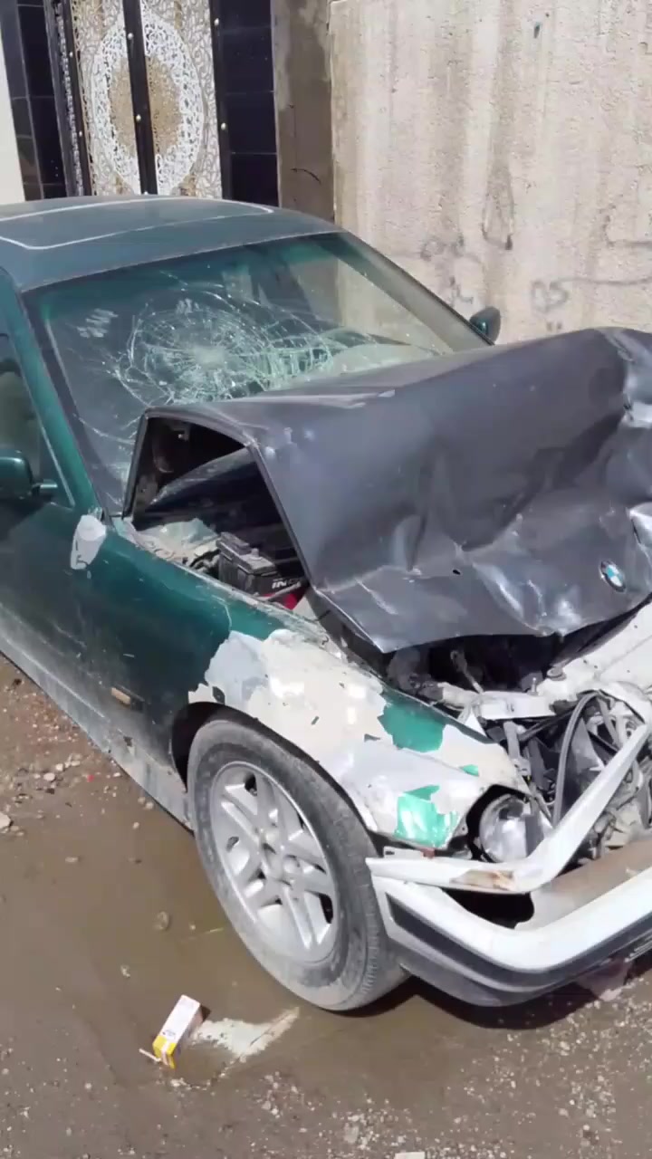السلام عليكم
BMW

E36
كير ومكينه نشطات مكفولات 
صار بيهه حادث ابنفس الحادث ماله القديم 
موجودات غراضه جدد دعاميه وشغلات اطيهن مجاناً
وخليت صورته قبل الحادث
المكان بغداد حي أور
السعر 24 وبيهه مجال ***********
