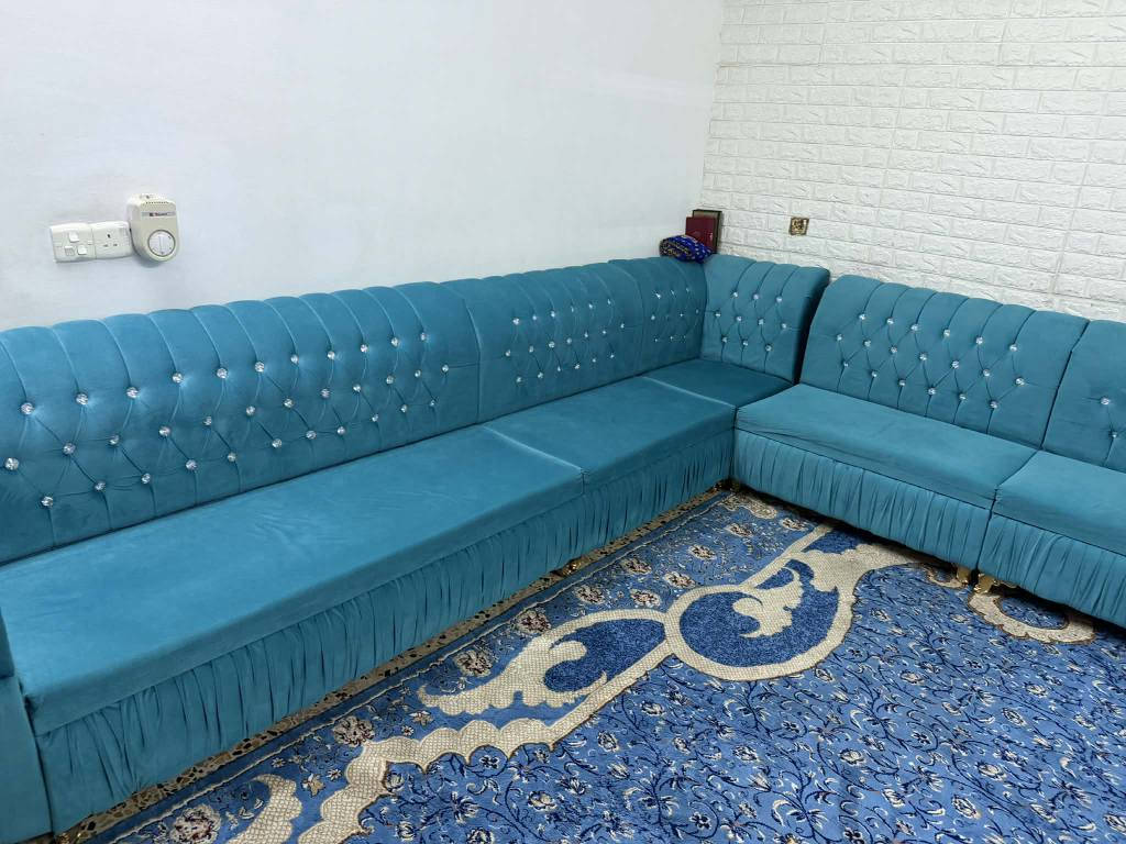 ديوان 7 متر مستعمل قليل شرط النضافه بيع مستعجل 
*********** كركوك, العراق
