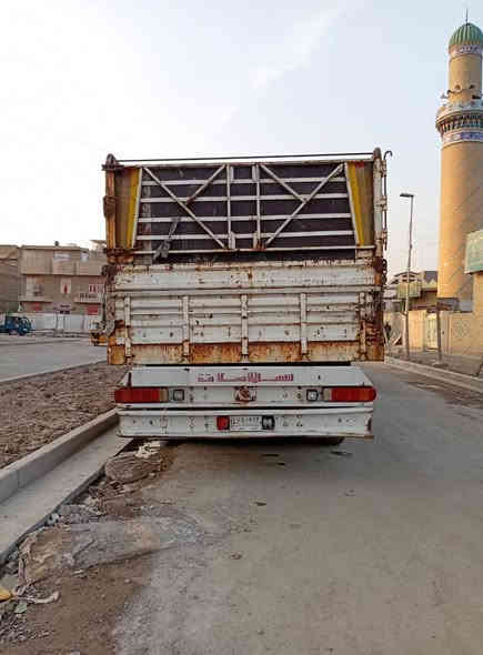 السلام عليكم 
عربانه للبيع حداديه شاصي 16
دناكير 14 تركي تايرات نص عمر 
طول العربانه 12.50  ارتفاع الاصفاح 190
السعر 90 $ وبيهه مجال 
العنوان : بغداد شارع فلسطين 
رقم الهاتف : ***********
