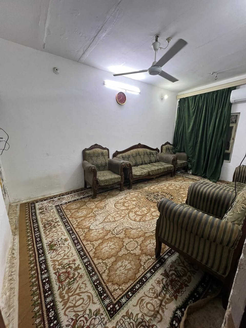 بيت  للبيع 🛑  
المنطقة :  ديوانية . حي الحضارة  🚩
اقرب نقطه داله : بداية شارع 20 قرب دور النزاهة

المساحه :99 ونص 
 
التفاصيل: غرفتين وصالة ومطبخ واستقبال وصحيات
 

🔼🔼🔼🔼🔼🔼

.............
للاستفسار
     مراجعة مكتب رسول الوزني للعقار   شارع اسواق طيبه 
//////////////////////////////
 للمعلومات ولمزيد من التفاصيل ⬇️
       مراسلة الصفحة

***********
