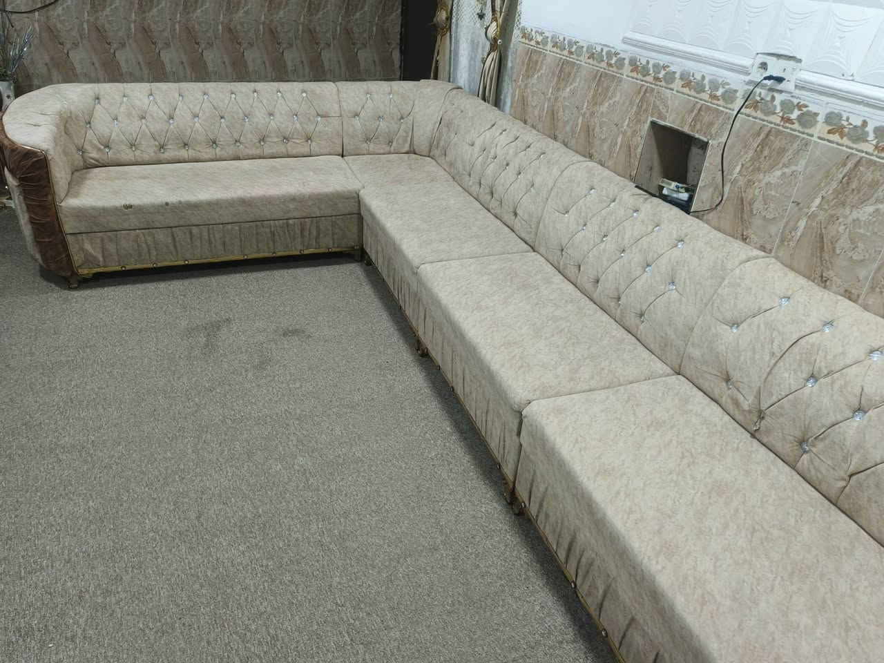 يـــْْْــالــــلـــۿ يــــارزاق 🤍
الــْْبــيــع الــْْسـريـــع 🤍✨
كلشي يتوفر لدينا وابأنسب الاسعار تابع الصفحه 👈🤍
الي عنده غراض يدزهن خـْْاص ابيـــْْعهــْن الــْْه 😌✌️💛 ديوان 7 أمتار للبيع سعره 175 ألف للاستفسار الاتصال على الرقم *********** عنوان كركوك 🤍 🌸
