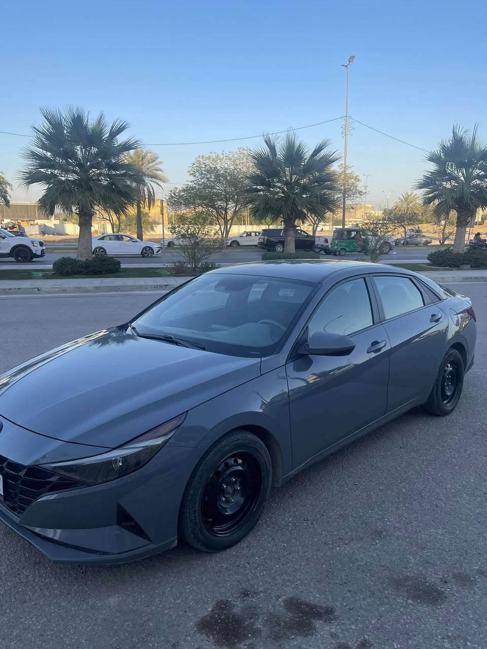 النترا 2022
وارد امريكي
Elantra 2022
فول مواصفات عدا فتحة 
.بصمة
.تشغيل عن بعد 
.اشارة ترحيب 
.كشنات تدفئة
.الداخل مخمل
.مدوشم كاعية جلد
.اوتو هولد
.سايد بريك كهربائي
.رادار جانبي وامامي 
.مانع تصادم
.صندوق ذكي
.لايتات زينون
.مثبت سرعة
.تحديد مسار
.شاشة كبيرة وعدادات الكترونية
.تحكم كامل عن طريق الشاشة 
. دشبول بيانو 
.مكينه 2000 دوش 

الحادث موضح بالصور 
بدون ايرباك
السونار مرفق
السعر :158 وبي مجال بسيط
رقم بغداد دولي 
العنوان كربلاء الاسكان
للاستفسار ***********
