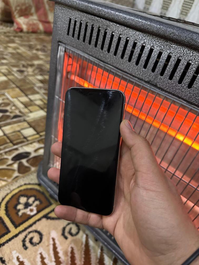 ايفون Xعادي جهاز ذاكره 256جهاز مكفول ما عده الشاشه مبدله اصليه شرط الفحص سعر 130بي مجال بصيط رقم ***********
