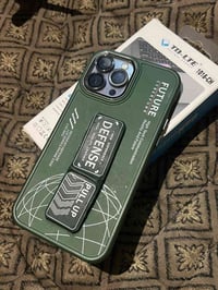 آيفون ١٣ برو ماكس • بطارية ٧٧ • ظهر مكسور