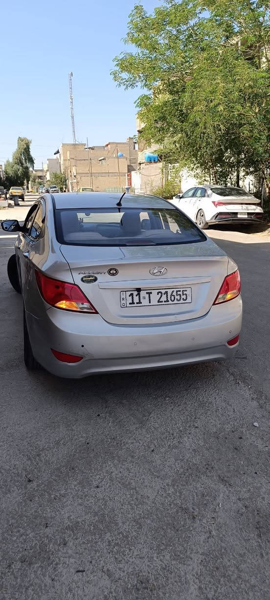 السلام عليكم
اكسنت 2015  مكينه دوش 1400
رقم بغداد باسمي
بيها قطعتين صبغ جاملغات خلفيه والدواسات صبغ
اي نقص مابيها من صدر وتبريد وتخم تاير
بيها تخم ويل كب
كامره شاشه
تحكمات جهتين
اشاير بالمري
حساسات

مكاني بغداد الحريه
السعر 84 وبيها مجال كلش قليل

***********
