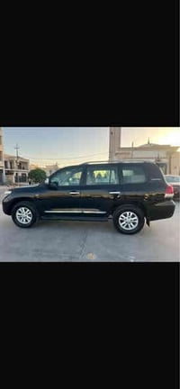 تويتا لاندكروزر موديل ٢٠١١ GXR.  فول مواسه فات بي سلايد بي بوياخ مالي ...