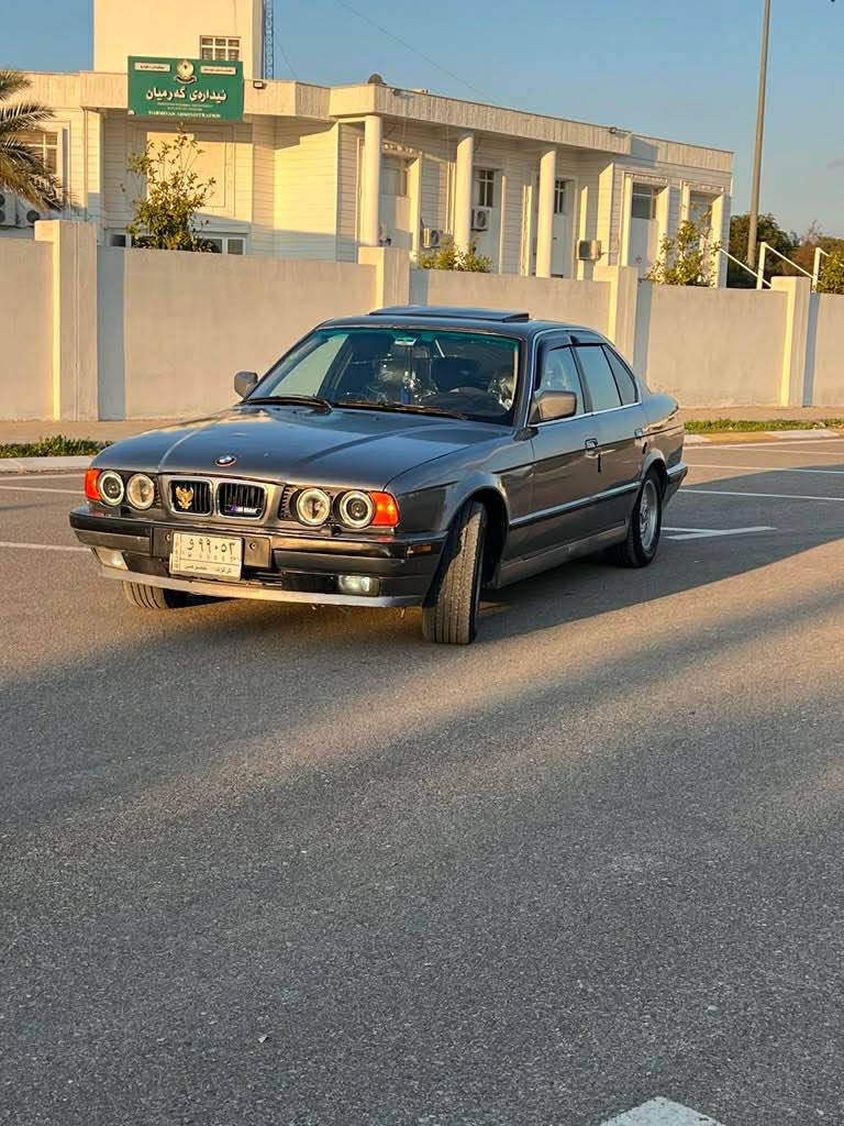 بۆ فرۆشتن BMW 525 مۆدێل1989 هەمو گیانه کراوە بە 1995 گێر تۆماتیک گێر تمساح سەیارەکە دنک مەسرەفی تیا نیە تا بڵێت باکە ماڵی دۆستە رەقەمو سەنەوی تا 2028تازەیە هاوە ناو خۆمۆ گێر مەکینە ئەکسل لێدراو بەشەرت نرخی 43کەمێ معمەلە ناو نیشان کەلار ژم *********** تکایە ئەگەر مشتەری نیت سەرمان مەێشێنە لەگەڵ رێزمان ئەدمین ❤️ گۆرینەوەیش ئەکەم شتێک بە دڵم بێت خناقين, ديالى
