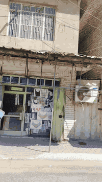 السلام عليكم
للبيع بنايه تجاري طابو صرف موقع مميز المساحة ١٨٧
تحتوي على أربع محلات وشقتين
العنوان كربلاء حي الشهداء مقابيل حديقة سوق الحبوبي القديم لاستفسار اتصل *********** او تساب *********** السعر  مناسب اتصل او تساب ***********
