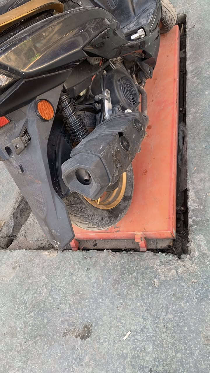 السلام عليكم للبيع سكنس فحل  شمعه حديث
الدراجه نضيفه مثل مشوف بعينك السعر ٩٥٠ الف 
العنوان بلديات تقاطع المصرف 
***********
