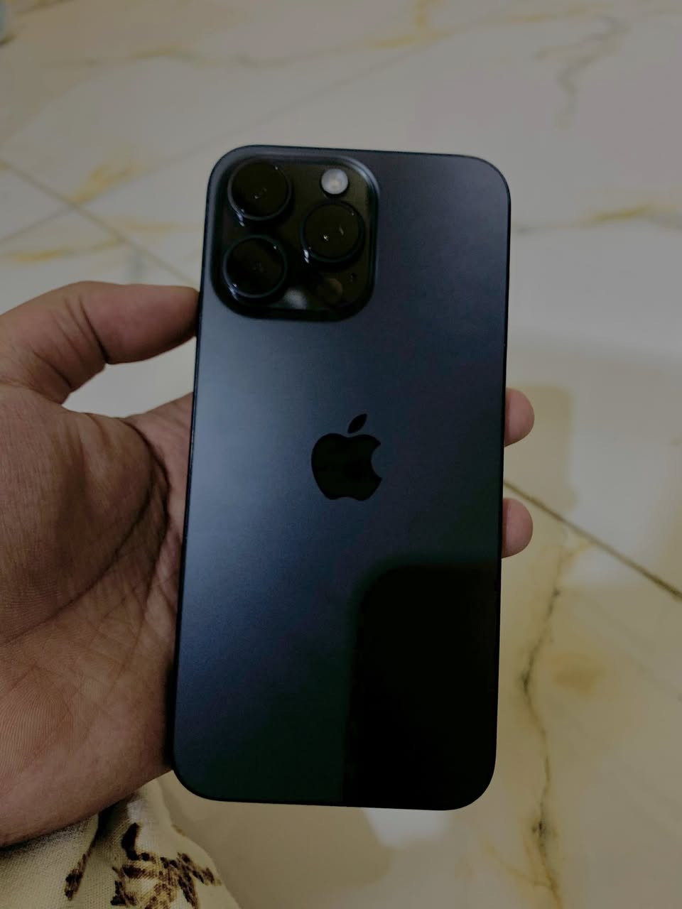 iPhone 15 Pro Max 256GB للبيع
لون أسود
 ذاكرة 256GB
 صحة البطارية 87%
 نظافة 100%
 استخدام مرتب جداً
 الجهاز بحالة ممتازة 
وياه غراض كاملة شاحنة وكارتونته

السعر: مليون و 150 الف

مكاني بغداد - البياع


**إذا كنت صاحب هذا الإعلان وتريد حذفه لأي سبب، رجاءا أرسل رسالة إلى الدعم الفني**
