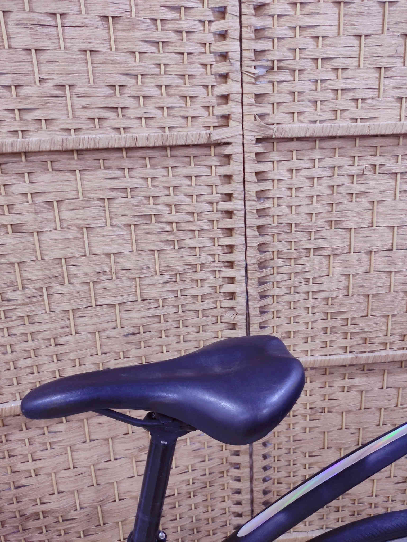 السلام عليكم 

دراجه ماركة #Bianchi بيانكا العالميه ماركه عالميه غنيه عن التعريف صنع ايطالي اصلي🇮🇹 البيانكا معروف فخر الصناعه الايطاليه🇮🇹 

 حجم 28 (C700)  ....فوول ألمنيوم خفيف جدا وسلس

لون مميز جدآ لون سمنتي سموك مطعم بأبيض  لامع ميتاليك

سستم شيمانو كامل سيت آلتوس #SHIMANO_ALTUS 

بدالات السرعه 8X3 سحب دفع #شاشه حديث سرعة جدا عالية 

بريكات سستم تيكترو Tektro سلس جدا حتى الفحمات مختومة

ستيرن رياضي نفخ مختوم بيانكا ...قبضات ربل طبي اصلي 

وياله زووم طبقتين ماركة مصممه لتحمل الاوزان الثقيله الطسات

 تايرات كتان اصليه ماركة ميشلين #VITTORIA_ZAFFIRO

سرج طبي اصلي مختوم بيانكا ...كمبليونات وياله وسرج سلايت

🔴الدراجه قطعه مال حاويه غير مستخدمه داخل العراق 
    ختم واحد ليبل واحد حتى السرج مختوم بيانكا 
     ما بيها اي نقص كامله وجاهزه 

المكان موصل الجانب الايسر ....السعر 225  الف (ثابت _ نهايتة) 

يوجد توصيل بغداد 

رقمي ***********
