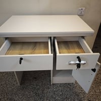 ميز ٨٠سم • نظيف • بغداد