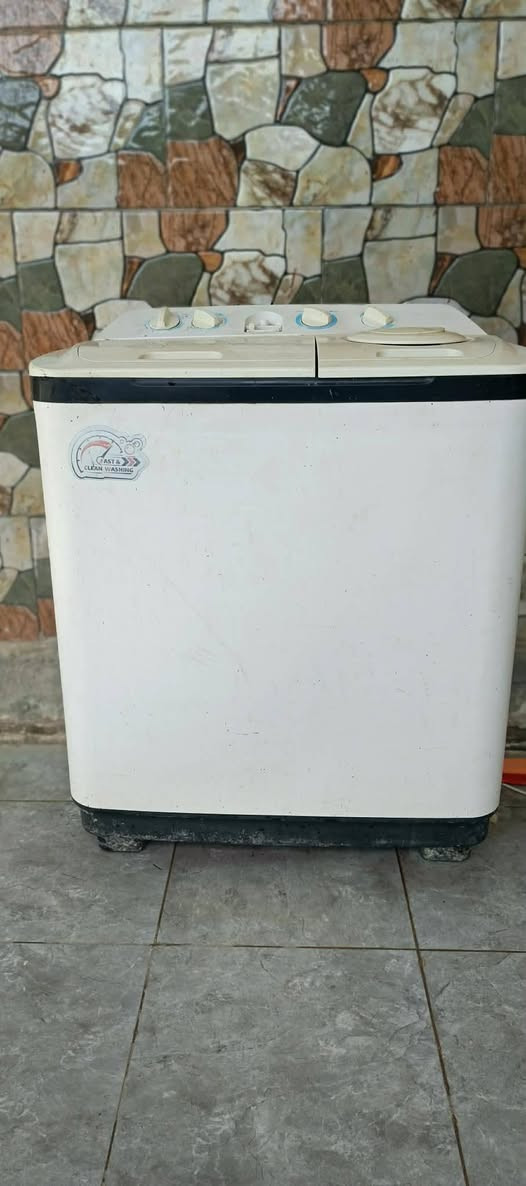 السلام عليكم 
غساله للبيع جديده شغاله غسل وتنشيف 
سعرها 65 الف 
ومقعد غربي جديد سعره 25


**إذا كنت صاحب هذا الإعلان وتريد حذفه لأي سبب، رجاءا أرسل رسالة إلى الدعم الفني**