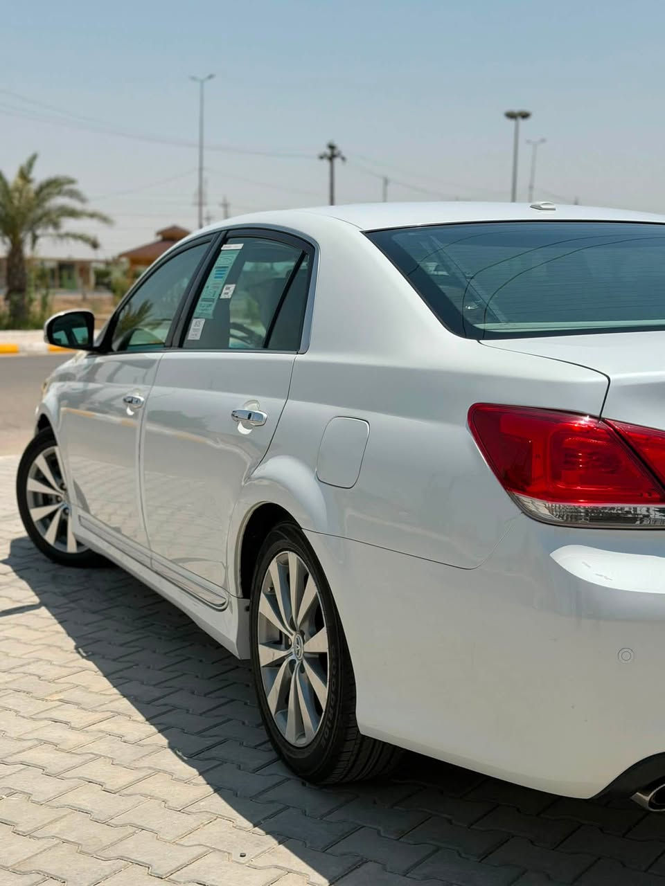 🚗 للبيع تويوتا أفلون 2012 Limited
✅ الموديل: 2012 ليمتد (فل أوبشن)
✅ الممشى: 128 ألف فقط
✅ السيارة نظيفة جدًا، استخدام شخصي
✅ محرك وجير وشاصي بحالة ممتازة
✅ لا تحتاج أي مصروف
✅ رقم بغداد
📍 السيارة موجودة في الكوت
فقط بيها بارد بلجاملغ الامامي حك شبر وشخط اباب خلف السائق 
💰 السعر: 21,000 دولار (قابل للتفاوض بالمعقول بعد المعاينة)

للاستفسار أو المعاينة راسلني على الخاص اول الاتصال على الرقم ***********
