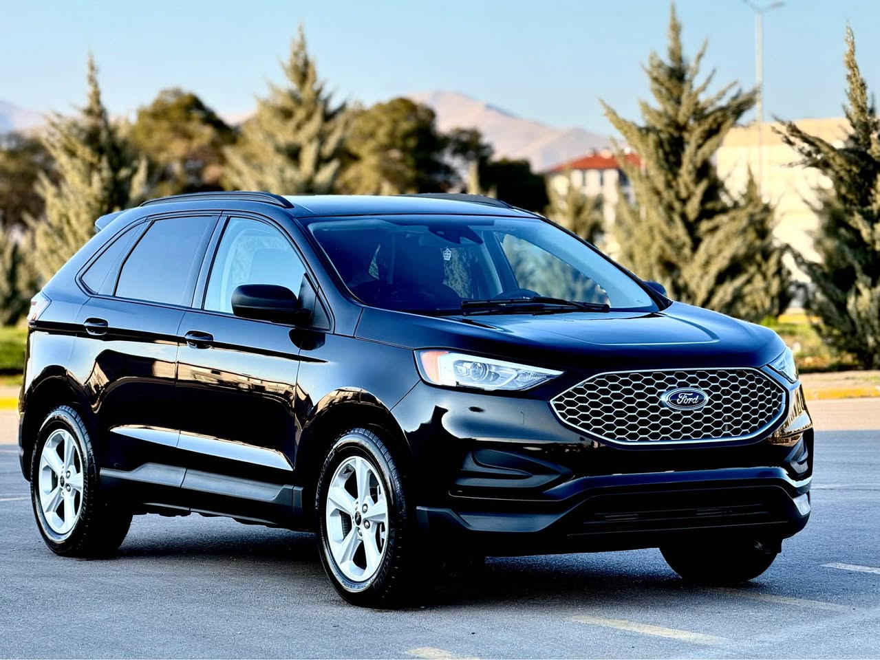 🚘 Ford Edge 2024 🚘
فۆرد ئیدج مۆدێل ٢٠٢٤

✅ مەکینە 2.0 تۆربۆ
✅ ٤ بستۆن
✅ فور ویل
✅ شاشەی Tesla
✅ لایت LED + Xenon
✅ ڕاداری پێش و تەنیشت
✅ کامێرا و حاسە

📍 سەیارەکە وەک سفر وایە
📍 تەنها 7000 مایل ڕۆیشتووە
📍 تەنها ١ پارچە بۆیاخ بە ناوگرتن
📍 ٣ مانگ کاتی لەگەڵە

💰 نرخ: 155 وەرەق
🔥 نرخی خوار بازاڕ

📍 شوێن: سلێمانی

📞 ***********
📞 ***********
«»«»«@«»«»«»«ـ«@«@«@«@«»«»«»«»«»»
                           🚘 Ford Edge 2024 🚘
فورد إيدج موديل 2024

✅ محرك 2.0 تيربو
✅ 4 سلندر
✅ دفع رباعي (فور ويل)
✅ شاشة Tesla
✅ ليتات LED + زينون
✅ رادار أمامي وجانبي
✅ كاميرا وحساسات

📍 السيارة شبه جديدة
📍 ماشية فقط 7000 مايل
📍 صبغ قطعة واحدة فقط
📍 باقي بيها 3 أشهر كفالة

💰 السعر: 155 ورقة
🔥 سعر أقل من السوق
 📍 الموقع: السليمانية

📞 ***********
📞 *********** السليمانية, العراق
