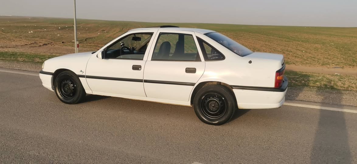 سلام علیك  . .   ئۆپڵ مۆدیل 1991 مــەکیــنــە  18  ســـلایـــت
ABS 
بۆیاخی بیلادە سەقفیشی بۆیاخی نیە  تەنها سەر هیلالەکانی بۆیاغ  
سەنەوی بەسەر چوە 
 گێر و مەکینە و تەحویل و غرامە بەشەرت
چەمچەماڵ .. *********** - ***********
