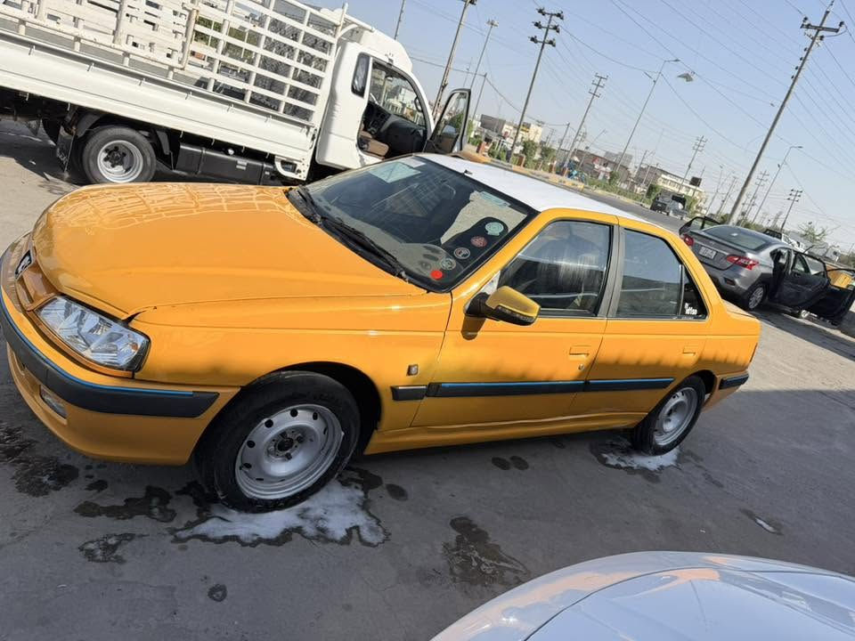 السلام عليكم بيجو بارص 18للبيع
بيه ضربه جاملق مامي وبدل نضيفه كلش تبريد ثلج حداديه خير من الله مكينه حلو كير حلو 
ناقصه بس تخم تاير و ميزانيه 
سياره مطلوبه ٧ وراق ينزل من سعره 
سعره ٤٣ وبيه مجال ***********
