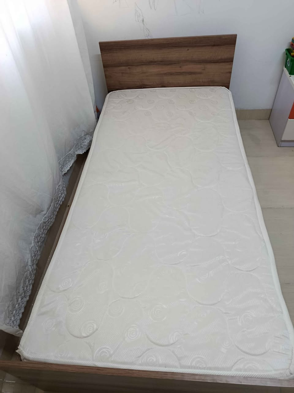 It's been used for a year. There is a picture showing the current price of it.
90x190 cm dore أربيل, العراق


**إذا كنت صاحب هذا الإعلان وتريد حذفه لأي سبب، رجاءا أرسل رسالة إلى الدعم الفني**