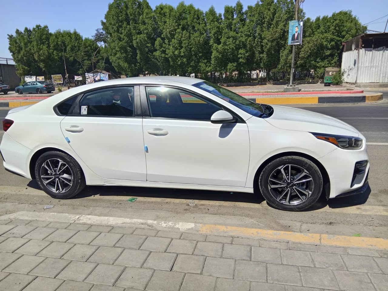 السلام عليكم فورتي موديل 2021
بجم كبس 
ماشية 70 
شاشة كبيرة 
تحكمات استيرن 
تحديد مسار 
كير مكينة كفالة 
انضمة قيادة سبورت اعتيادي ذكي 
تشغيل عن بعد 
الحادث باب وجاملغ مصبوغ خلف السايق 
*********** بغداد حي اور
