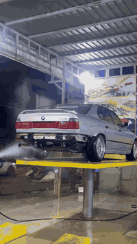 السلام عليكم 
BMW 535
عليها محرك 525
غرفة السيارة جديده كلششش حداديه جديه السياره فتحه 
سكف كنتاره اسود  السيارة حيل تعبت عليها رقم كركوك انكليزي ثاني يوم مداور السياره موجوده بلنجف الدعاميه موجوده
الرقم ***********
السعر  67 وبيها مجال 
بس الشراي يتصل
