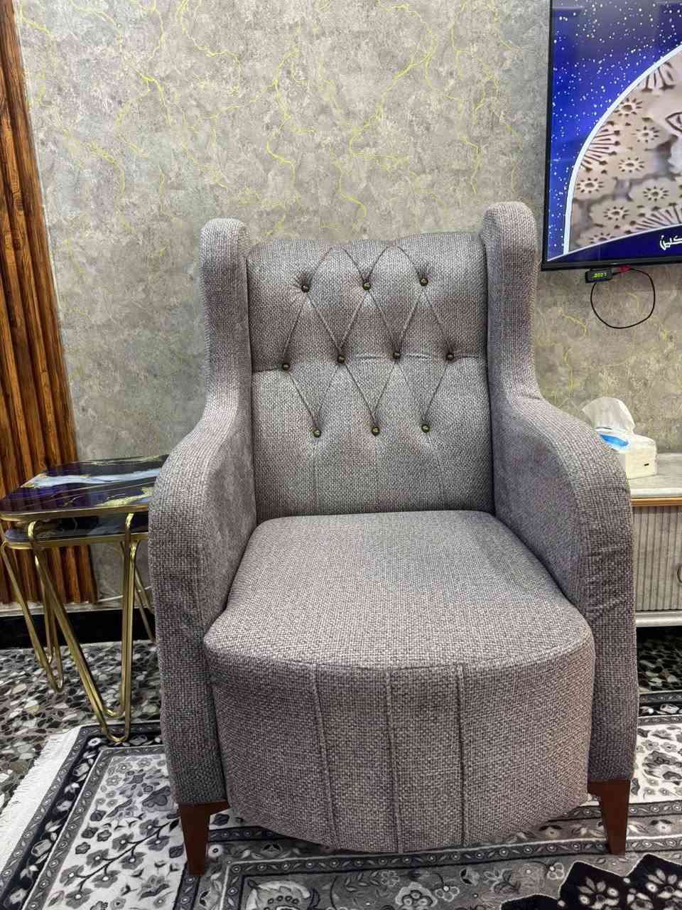 السلام عليكم تخم ١٠ مقاعد جديد بعده مصارله شهرين السعر ٧٥٠وبي مجال التخم امانة الله جديد واحلى من الصور للتواصل ***********
