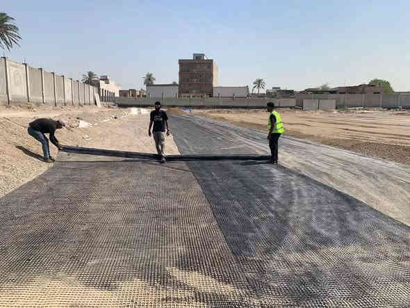 متوفر الآن  Geogrid عالي الجودة لتقوية الطرق، الأرضيات، وقواعد المباني . في العراق 🇮🇶 

✅ المميزات:
 • يمنع هبوط الأرضيات وتشقق الطرق.
 • يوزع الأحمال بشكل ممتاز.
 • مناسب للتربة، الركام، الأسفلت، والخرسانة.
 • جودة عالية ومعايير عالمية.
 • يقلل من تكاليف الصيانة على المدى الطويل.

🛠️ الاستخدامات:
 • دعم طبقات الركام في الطرق والشوارع.
 • تقوية قواعد المباني والجسور.
 • تحسين استقرار التربة والمواقف الخرسانية.
 
     • متوفر بكميات كبيرة وبأسعار منافسة  💵

📞 للطلب أو الاستفسار تواصل عبر الأرقام التالية :
[***********] يتوفر به واتساب WhatsApp
[***********]
