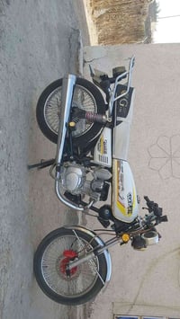 دراجه. للبيع نضيفه كلش ماناقصه اي شي 07814718138