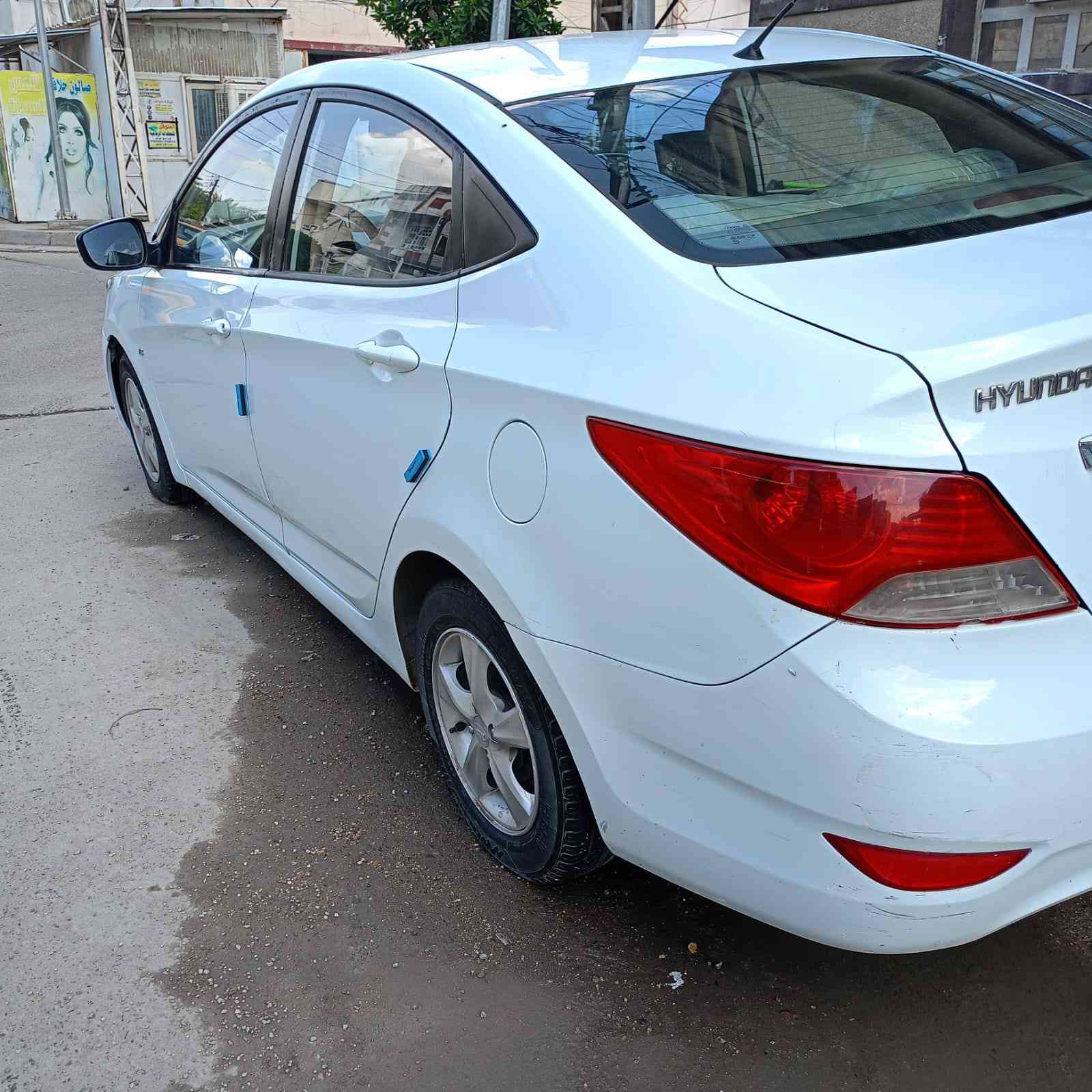 السلام عليكم للبيع اكسنت خليجي 2011 مكينه 1600 
سياره جاهزه بدون حادث بدون تبديل بيها ملاحظات بسيطه 
السعر /92
العنوان / بغداد - الصليخ 
الاتصال /***********
