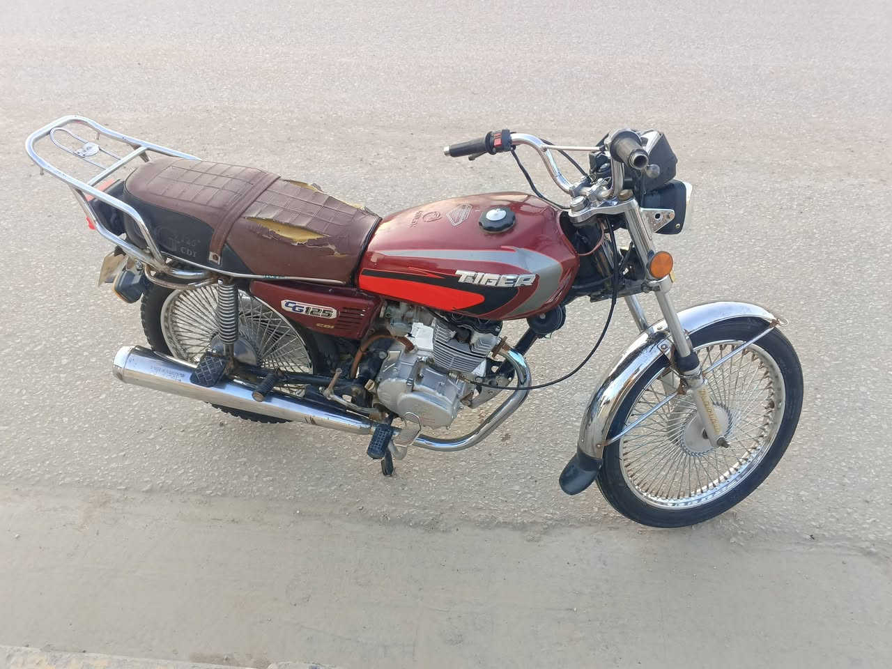 سلام عليكم 
دراجة تايكر اوراق اسكنر للبيع الدراجة جاهزه ومكينتها ناعمه سعرها ٤٥٠ شراي هذا رقمي ***********  مكاني كربلاء الحسينية
