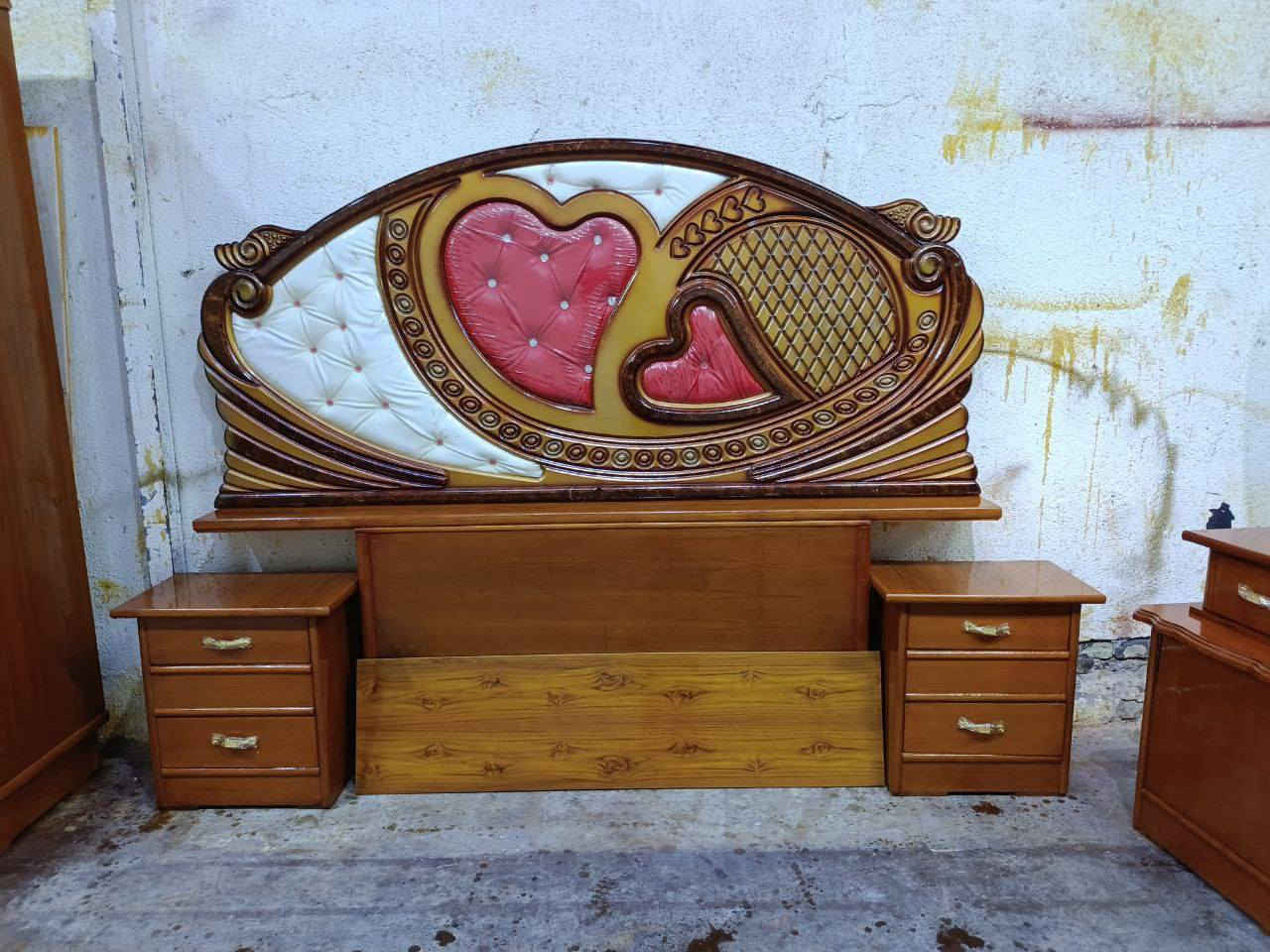 غرفه ام ال5باب نضيفه حيل لسعر 600 بغداد الامين ***********
