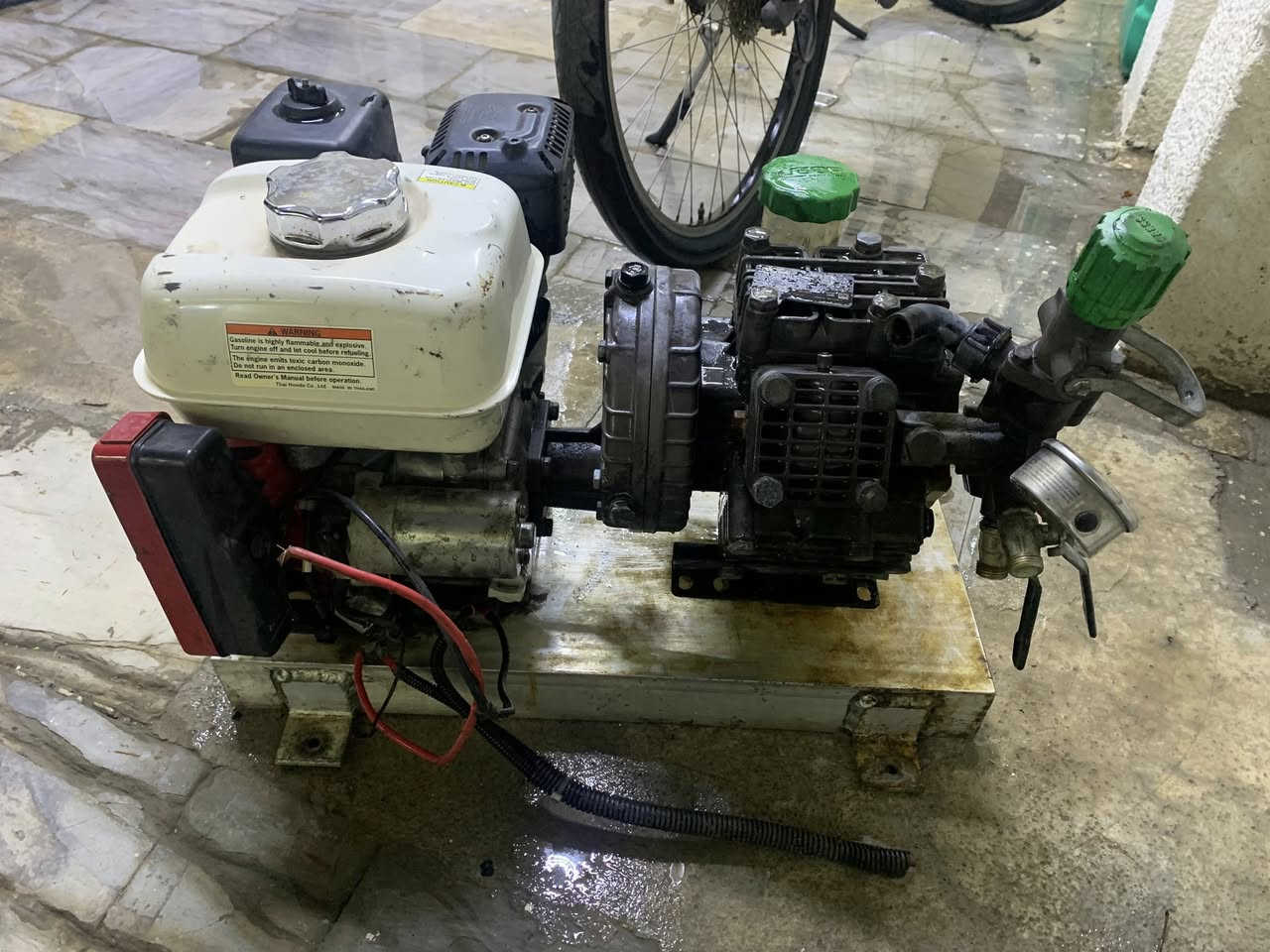 يالله
ماطورات هوندا ياباني اصلي
والمضخه ايطالي ٤٠ بار اصلي( زرااااعي ) 
حلوات وجدد
بغداد / بارك السعدون
***********
