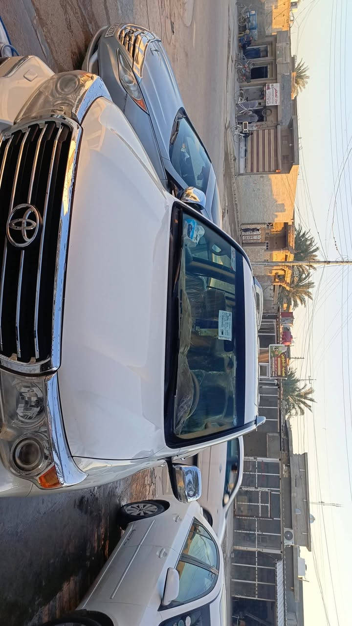 السلام عليكم اخوتي الاندكروز 2014 فطيم  6سلندر 
مابيه صبغ بيه تكحيلات بسيطه ابيع بدون مراوس تواصل رقم الهاتف ***********
