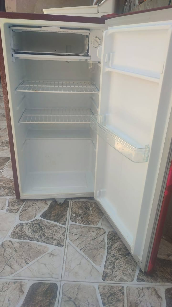 ثلاجة للبيع
برودة وسط تحتاج غاز فقط
ونظيفه مثل مموجوده بالصور لمعرفة التفاصيل مراسلة الصفحه خاص


**إذا كنت صاحب هذا الإعلان وتريد حذفه لأي سبب، رجاءا أرسل رسالة إلى الدعم الفني**