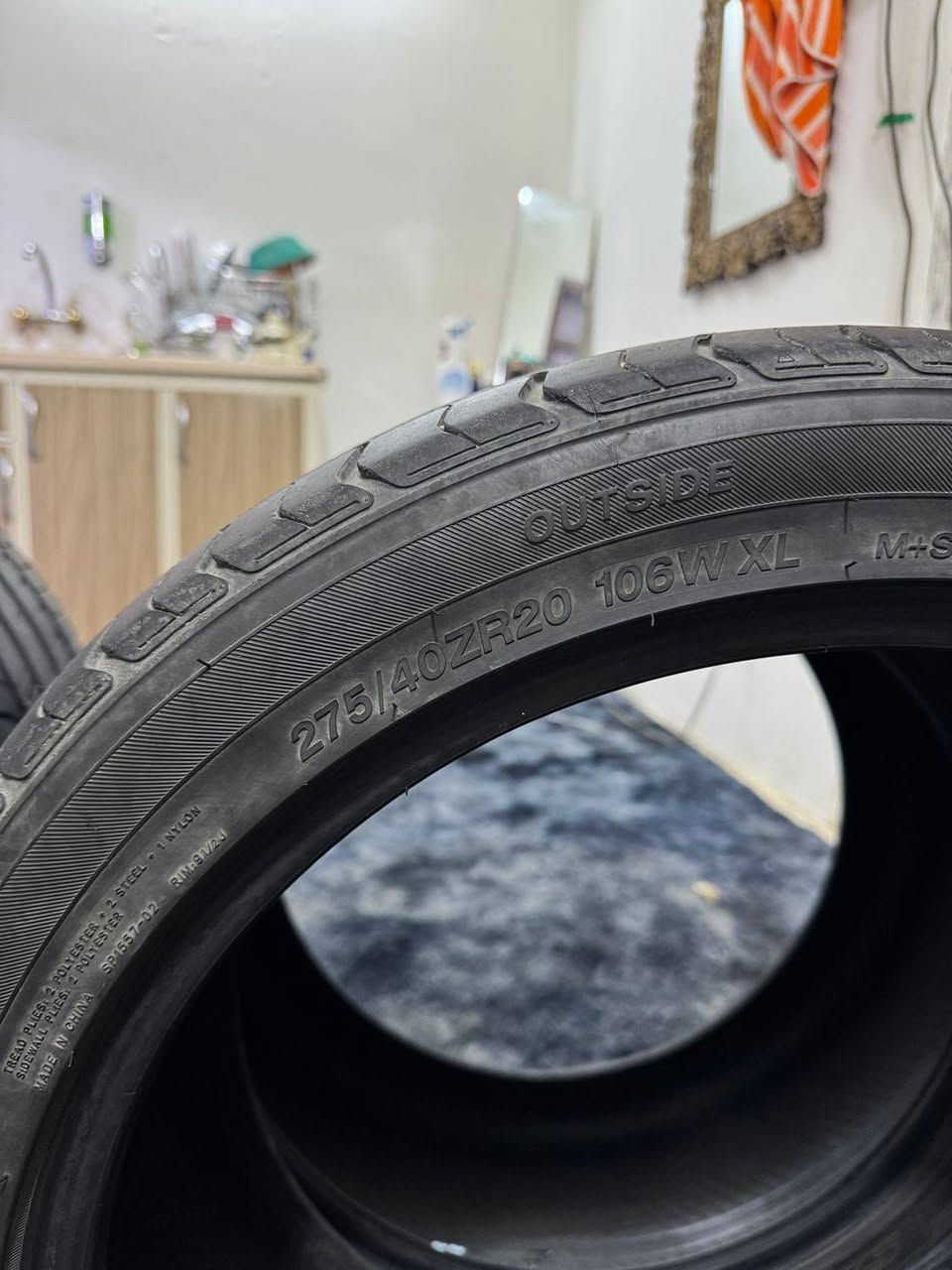 تخم تاير مستعمل نضيف صيني 275\40\20 السعر 120 العنوان بغداد شارع فلسطين ***********
