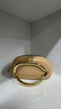 شنط نسائية • موديلات مختلفة • ألوان متنوعة