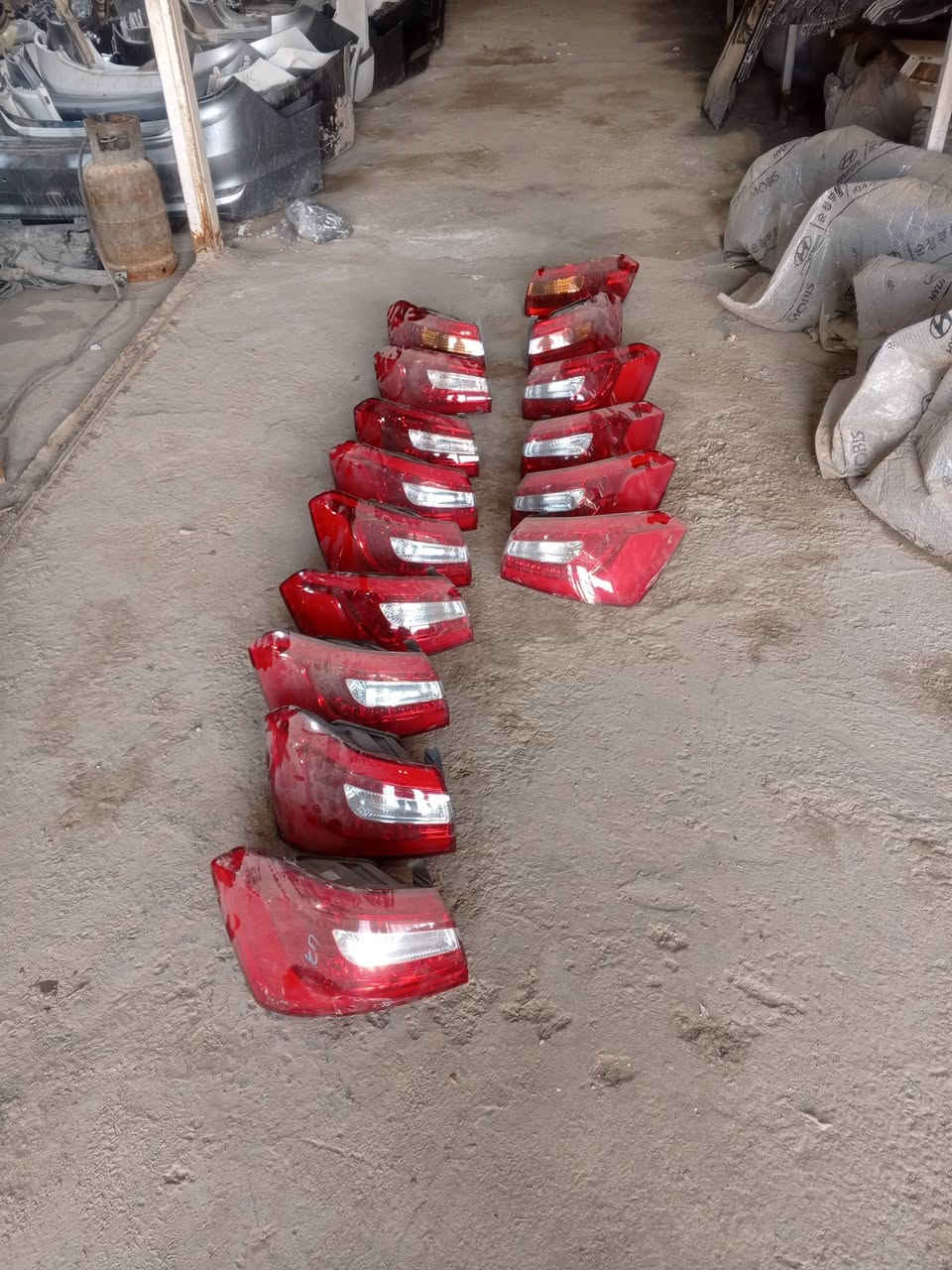 مجمع عادل البديري لعنوان الديوانيه حي الصناعي
للتوصل 
*********** فؤاد 
يوجد توصيل جميع المحافضات
