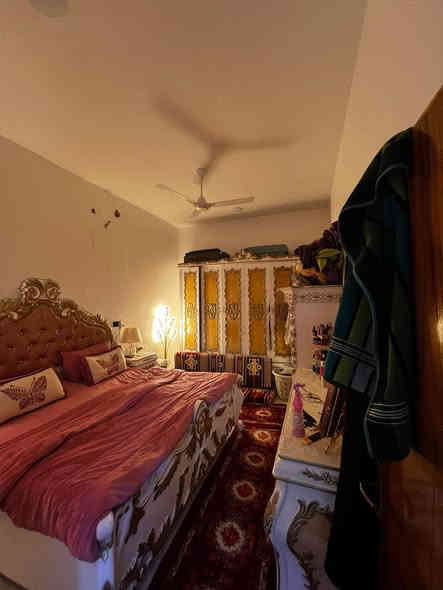 يا الله سلام عليكم توفر بيت للبيع بمساحه 140 متر العنوان البصره الجزيره الفيروزيه طابو صرف زراعي المشتري ياخذ وكالت محكمه ونسخا من طابو ومكاتبت مكتب يتكون البيت من 3 غرف ومطبخ وديوانيه وحمامات خارجيه وداخليه وكراج وسقيفه ع صطح وسقيفه عله الكراج السعر 73 وبي مجال الستفسار 
***********
