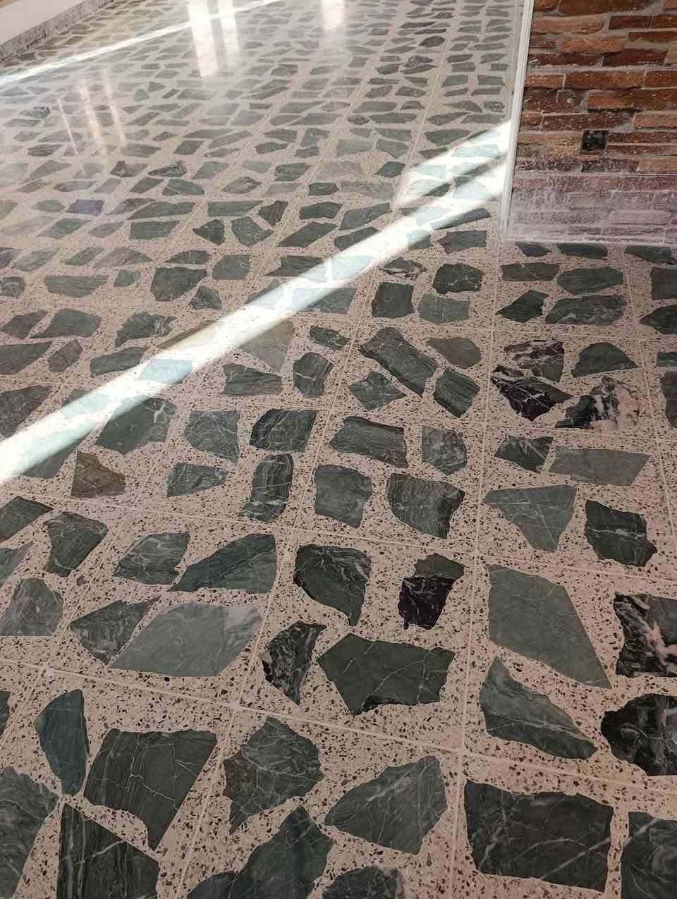 سلام عليكم متوفر كادر مختص صف  كاشي سيراميك بورسليك اي استفسار الاتصال ***********
