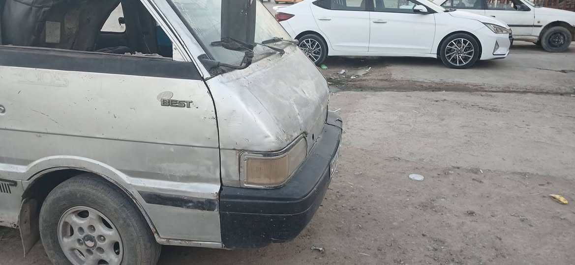 كيا بسته ٩٥ بسمي رقم دولي سعر ٣٧ وبيه مجال مكان بغداد زعفراني ***********
