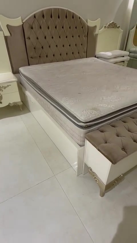 غرفه من هوم سنتر تركيه ب٦٥٠وياها دوشك وفرشه هديه
بعدهه تجنن وضخمه كولش اخذناها ب٤ ونص مليون بس دنبيع لان عدنه سفر


**إذا كنت صاحب هذا الإعلان وتريد حذفه لأي سبب، رجاءا أرسل رسالة إلى الدعم الفني**