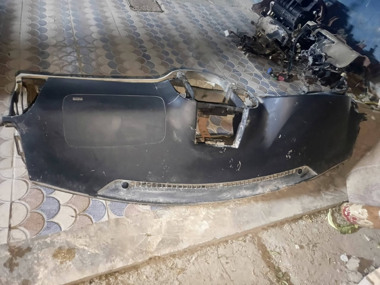 سلام عليكم غراض سنتافيا موديل 2008 كله اصلي   وتفصيخ وكلشي شغال عل فحص كلمن وسعره رقمي ***********
